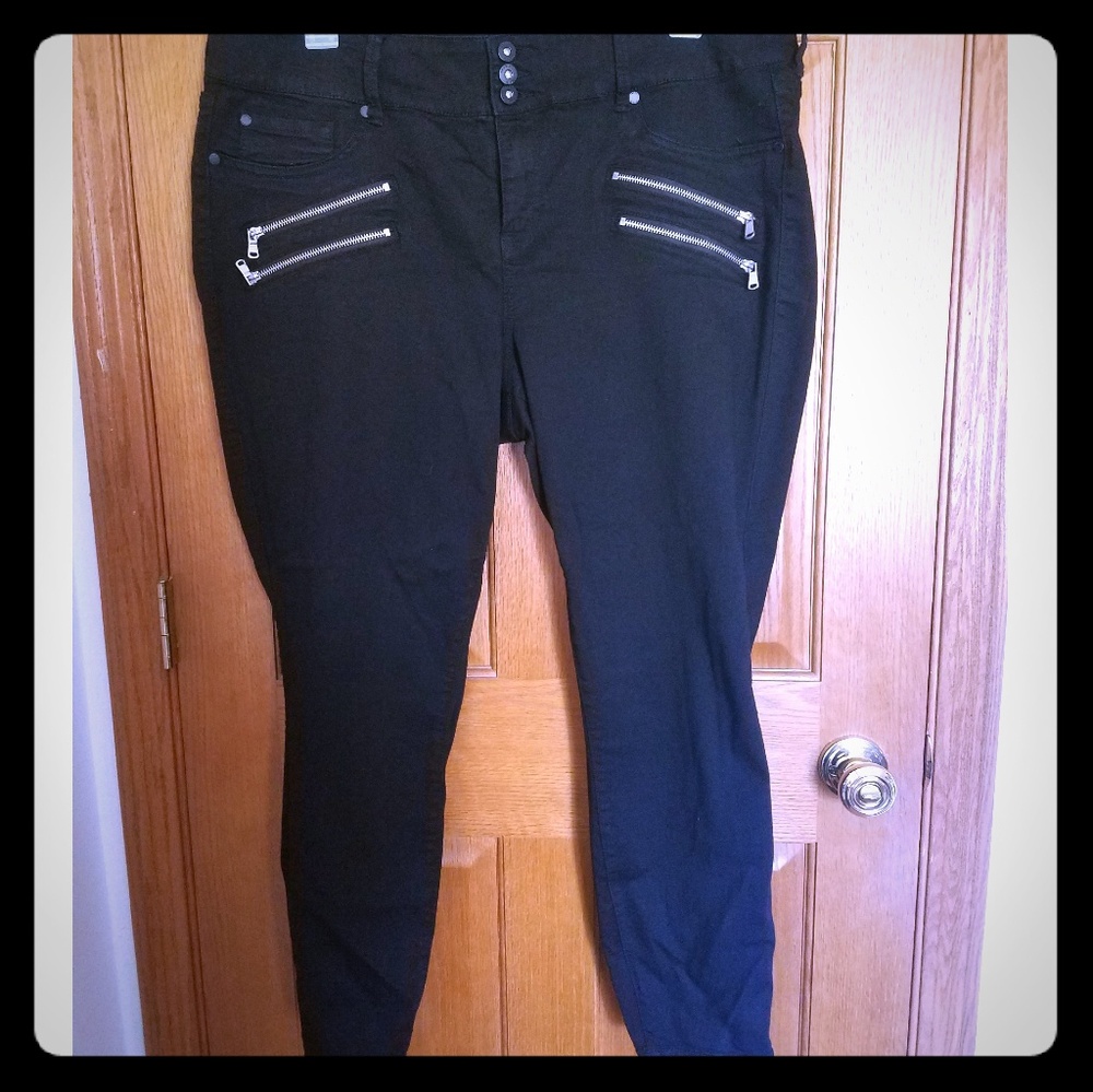 Torrid black skinny jeggings